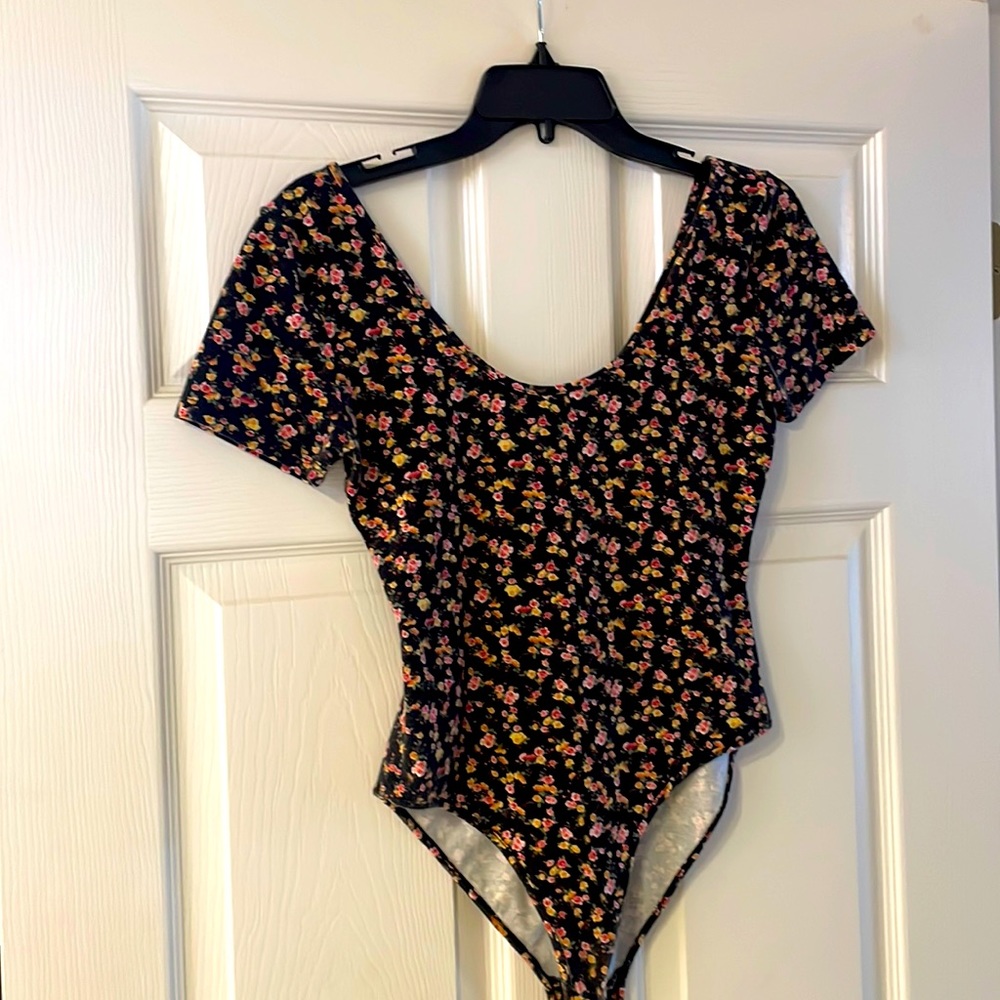 Forever 21  body suit size M, used in great conditions